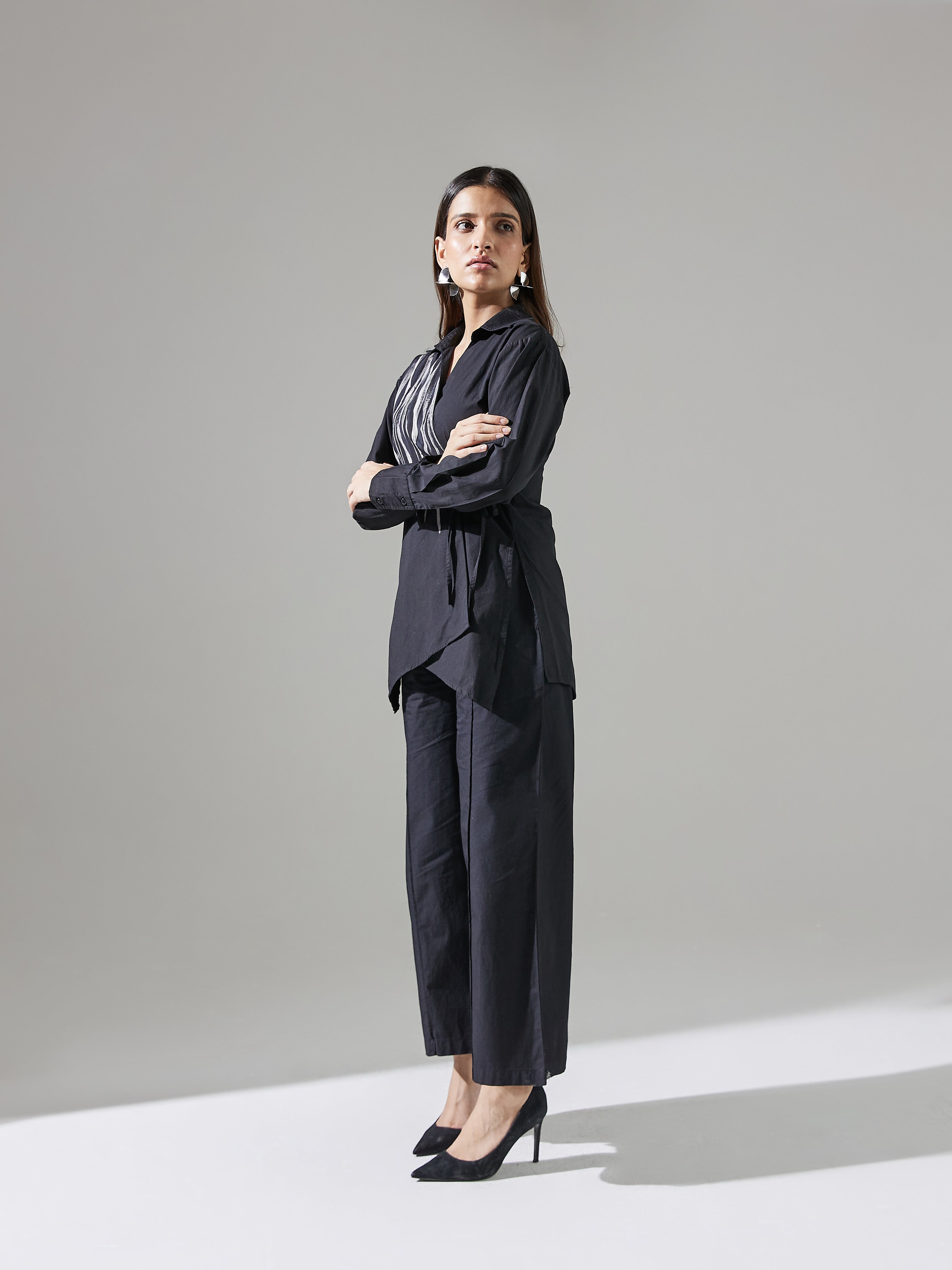 Black Straight Leg Pintuck Pants – Dorabi