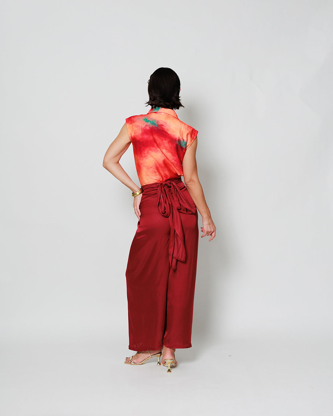 Roohi Sleeveless Shirt